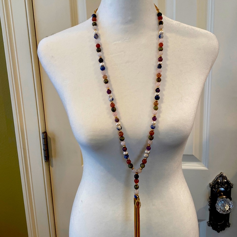White House black market necklace